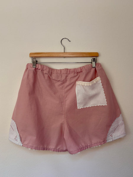 Dainty Doily Short