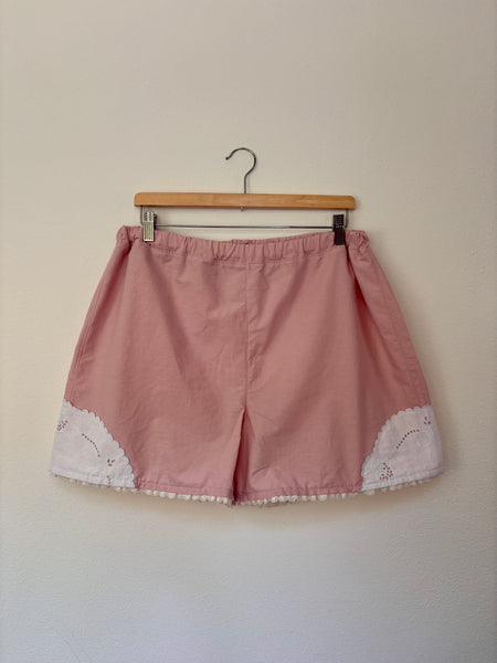 Dainty Doily Short